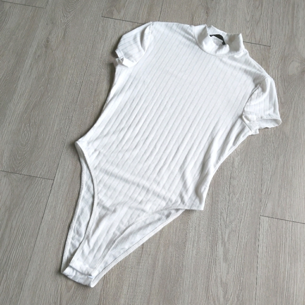 SHEIN White Ribbed Bodysuit Size S